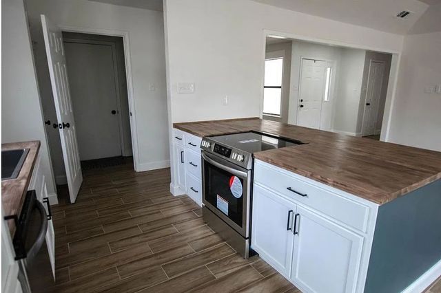 4002 Blueridge Court, Arlington, TX 76016