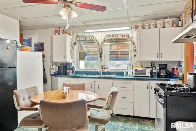 2028 PEORIA Road, Springfield, IL 62702