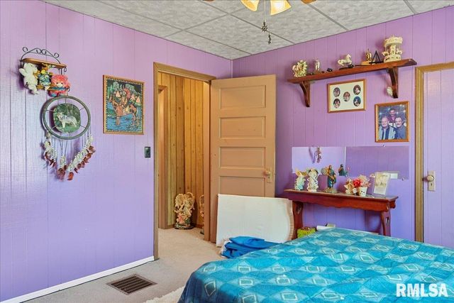 2028 PEORIA Road, Springfield, IL 62702