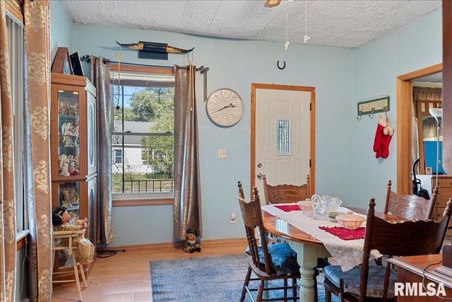 2028 PEORIA Road, Springfield, IL 62702