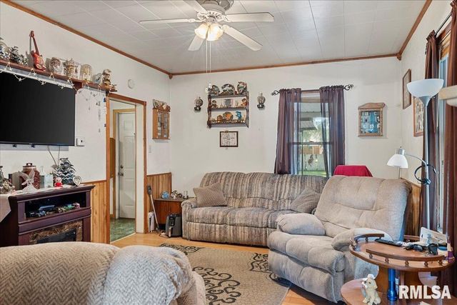 2028 PEORIA Road, Springfield, IL 62702