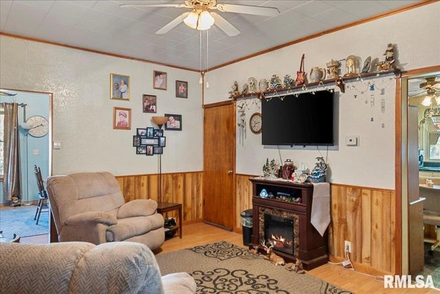 2028 PEORIA Road, Springfield, IL 62702