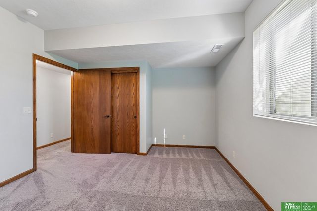 12219 S 75th Circle, Papillion, NE 68046