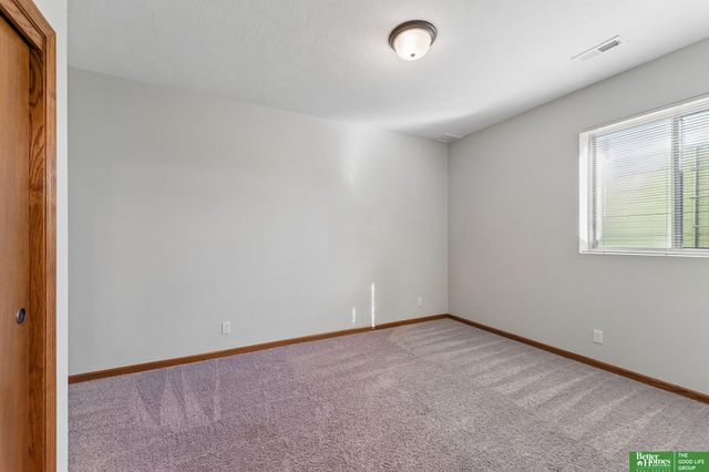 12219 S 75th Circle, Papillion, NE 68046