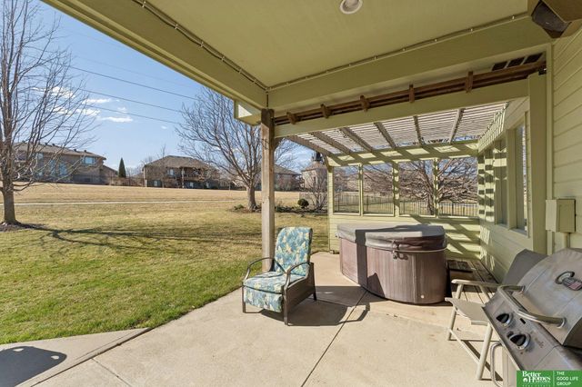 12219 S 75th Circle, Papillion, NE 68046