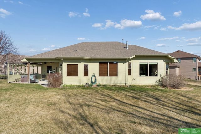 12219 S 75th Circle, Papillion, NE 68046