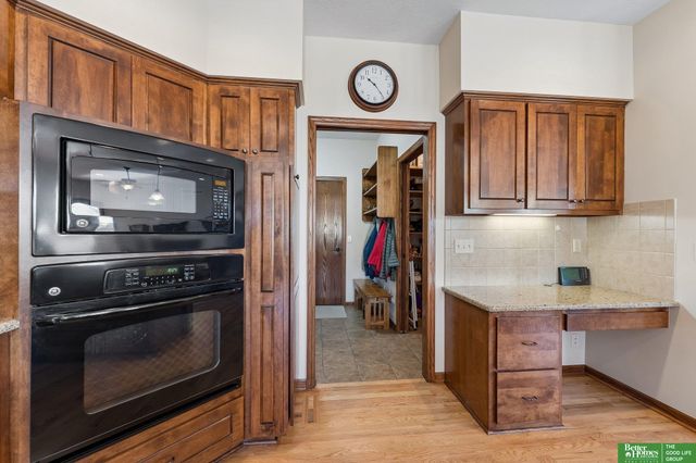 12219 S 75th Circle, Papillion, NE 68046