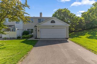 1909 Southcross Drive W 1601, Burnsville, MN 55306