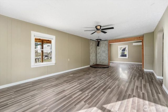 470 2nd Street, Chelan Falls, WA 98817