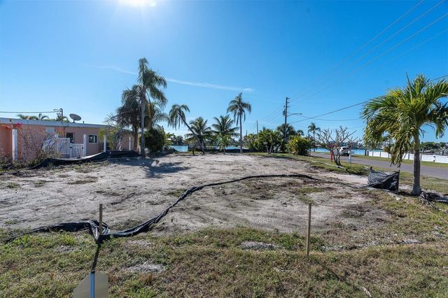 399 161ST AVENUE, Redington Beach, FL 33708