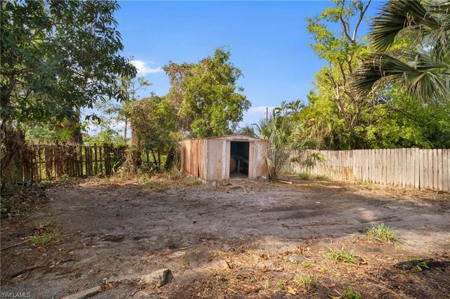 8251 San Carlos BLVD, Fort Myers, FL 33967