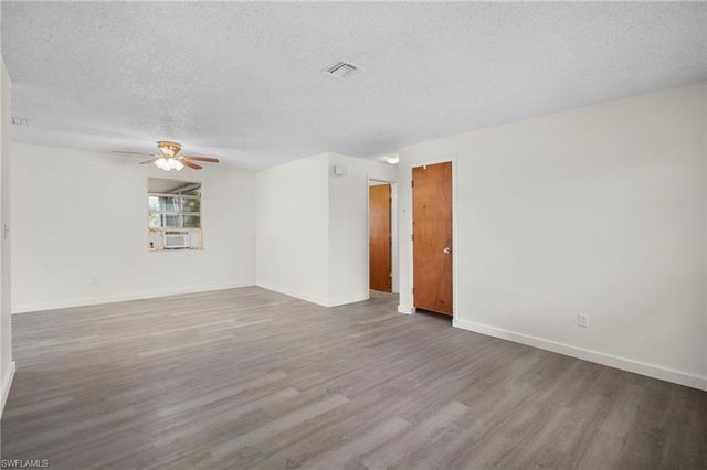 8251 San Carlos BLVD, Fort Myers, FL 33967