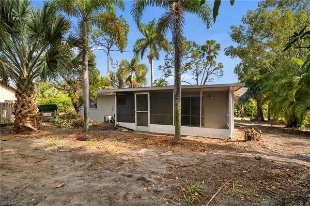 8251 San Carlos BLVD, Fort Myers, FL 33967