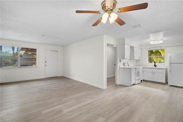 8251 San Carlos BLVD, Fort Myers, FL 33967