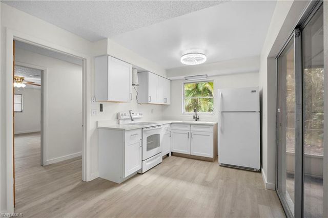 8251 San Carlos BLVD, Fort Myers, FL 33967