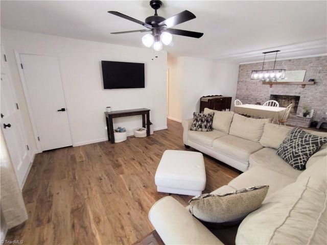 1003 Hillcrest Drive, Thomasville, NC 27360