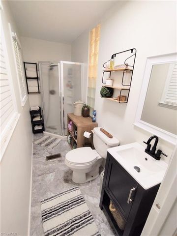 1003 Hillcrest Drive, Thomasville, NC 27360