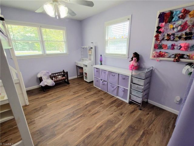 1003 Hillcrest Drive, Thomasville, NC 27360