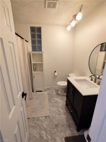 1003 Hillcrest Drive, Thomasville, NC 27360