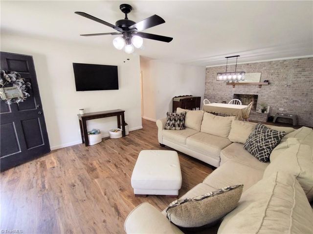 1003 Hillcrest Drive, Thomasville, NC 27360