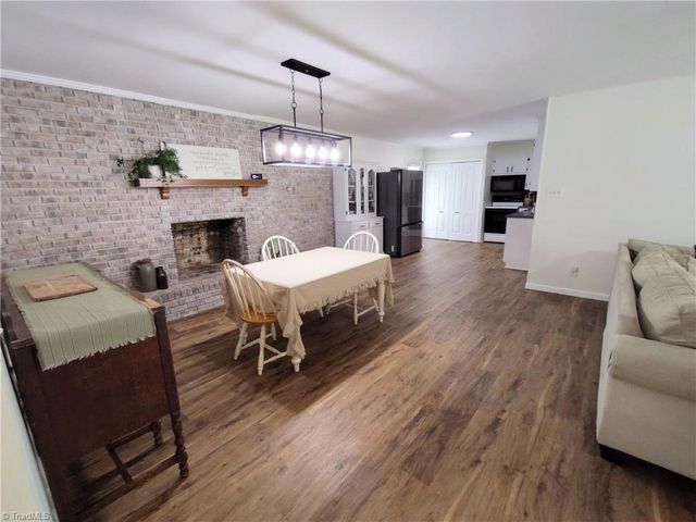 1003 Hillcrest Drive, Thomasville, NC 27360
