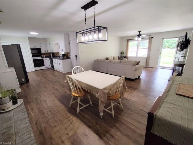 1003 Hillcrest Drive, Thomasville, NC 27360