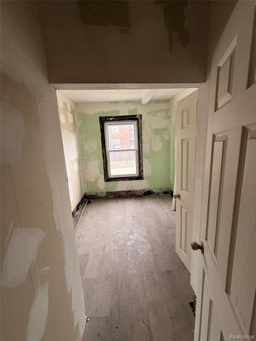 710 S Sloan Street, Detroit, MI 48209
