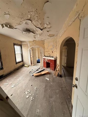 710 S Sloan Street, Detroit, MI 48209