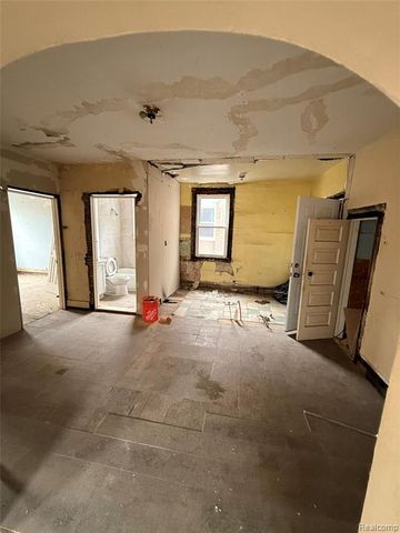 710 S Sloan Street, Detroit, MI 48209