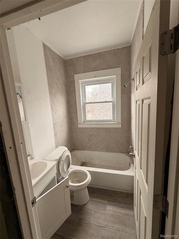710 S Sloan Street, Detroit, MI 48209