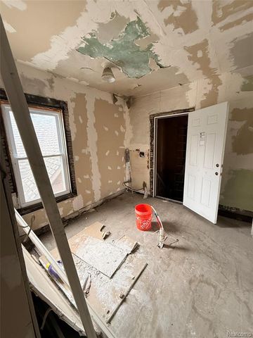 710 S Sloan Street, Detroit, MI 48209