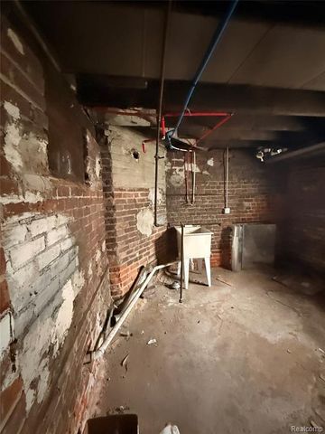 710 S Sloan Street, Detroit, MI 48209