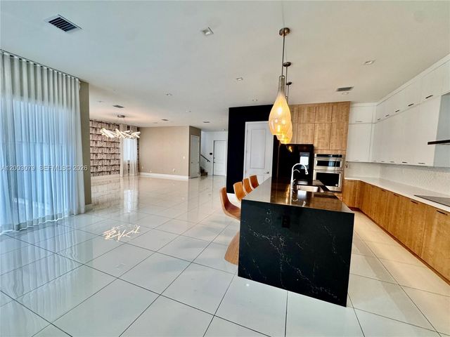8108 NW 48th Terrace 8108, Doral, FL 33166
