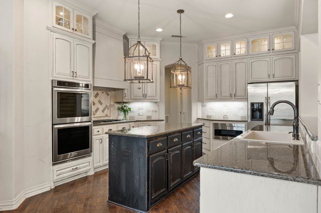 2402 Creekwood Court, Keller, TX 76248