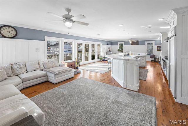 232 S 9th Street, Wood River, IL 62095