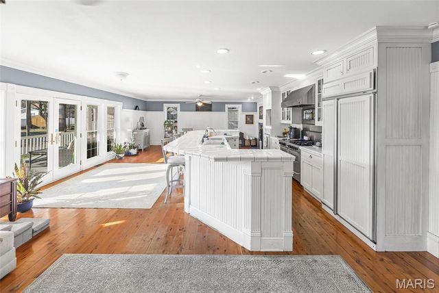 232 S 9th Street, Wood River, IL 62095