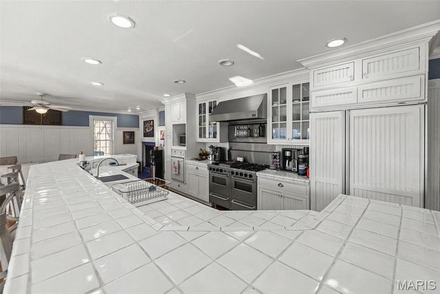 232 S 9th Street, Wood River, IL 62095