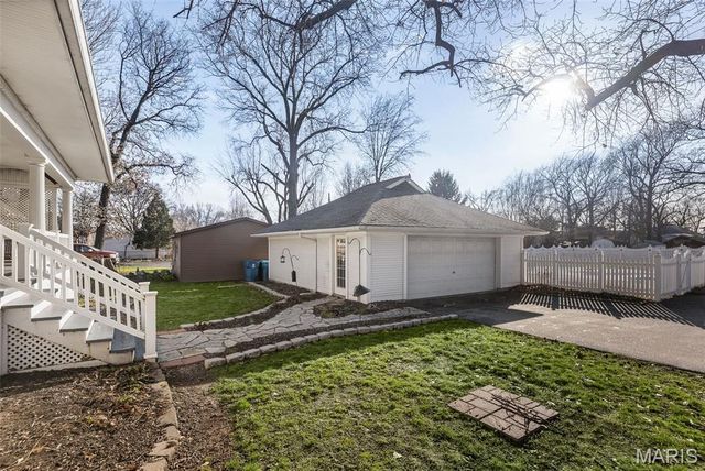 232 S 9th Street, Wood River, IL 62095