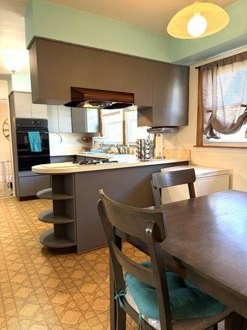 5451 Marcella Road, Merrillville, IN 46410