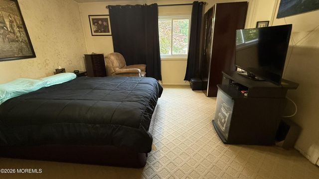 18 Erin Lane, Old Bridge, NJ 08857