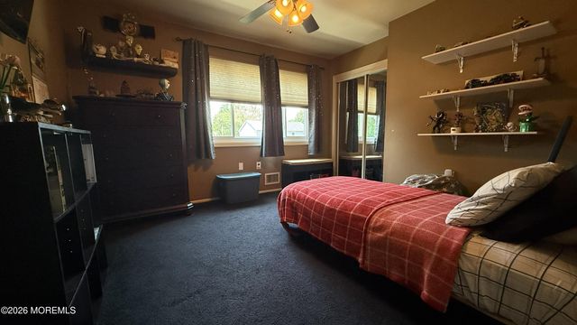 18 Erin Lane, Old Bridge, NJ 08857