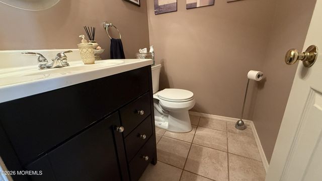 18 Erin Lane, Old Bridge, NJ 08857
