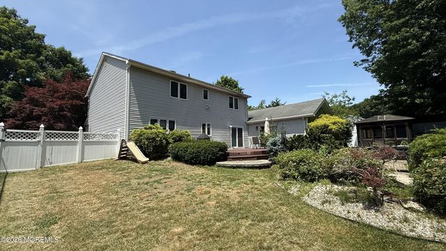 18 Erin Lane, Old Bridge, NJ 08857