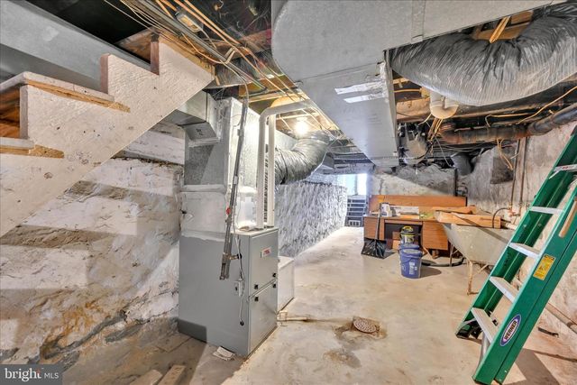 153 N BROAD ST, Lancaster, PA 17602