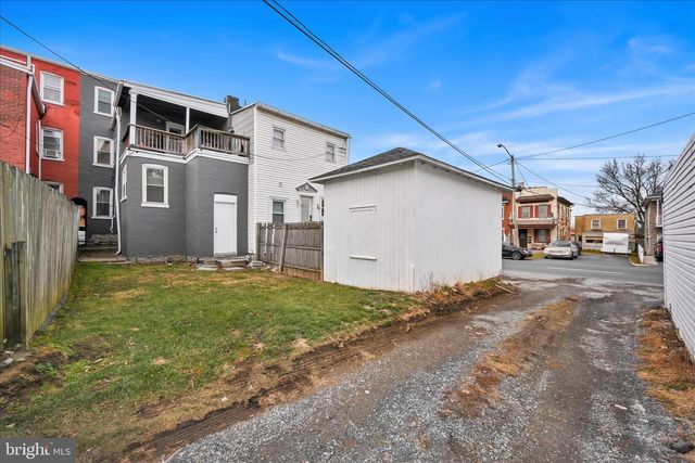 153 N BROAD ST, Lancaster, PA 17602