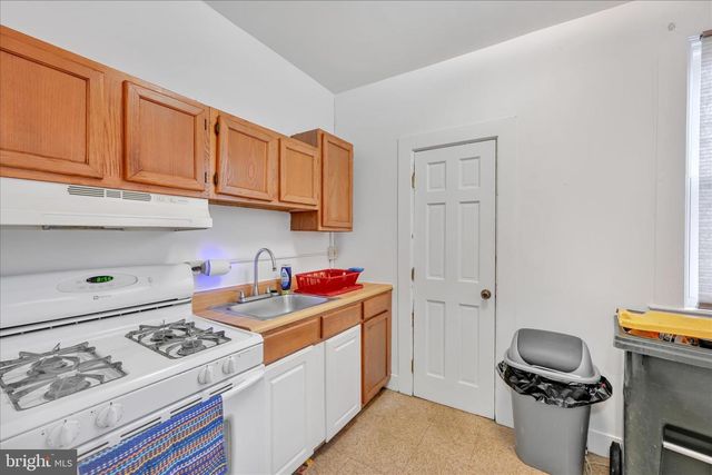 153 N BROAD ST, Lancaster, PA 17602