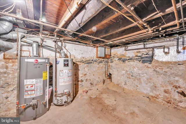 153 N BROAD ST, Lancaster, PA 17602