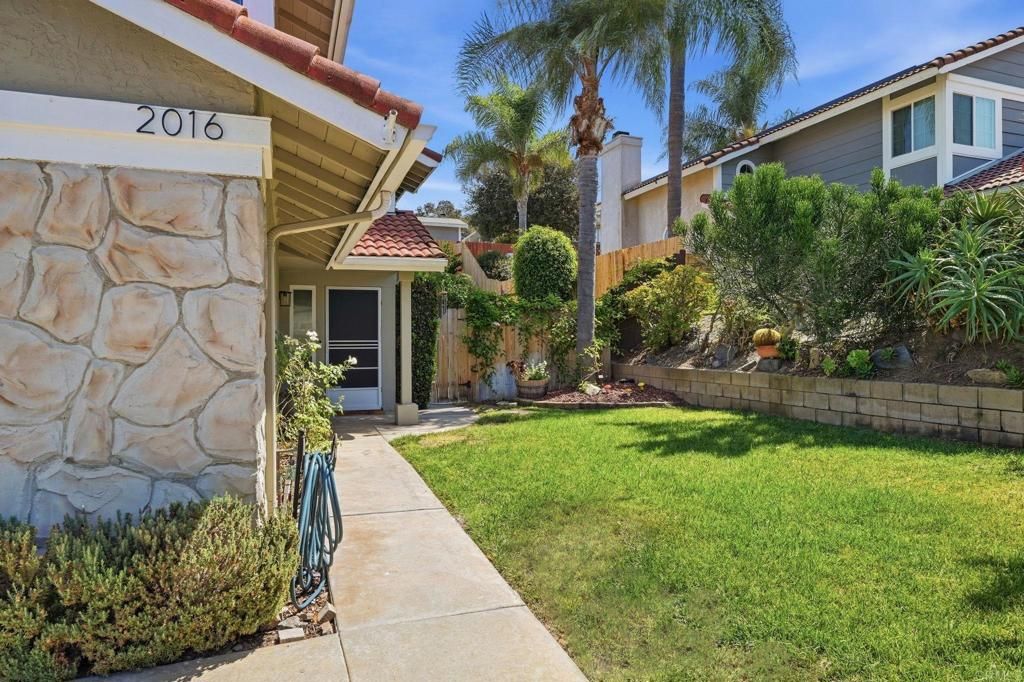 2016 Badger Gln, Escondido, CA 92029 — photo 2
