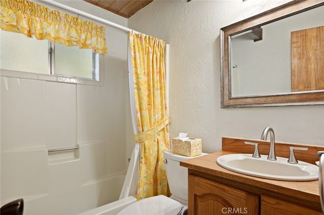 27390 Oakwood, Lake Arrowhead, CA 92352