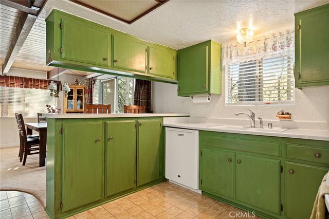 27390 Oakwood, Lake Arrowhead, CA 92352